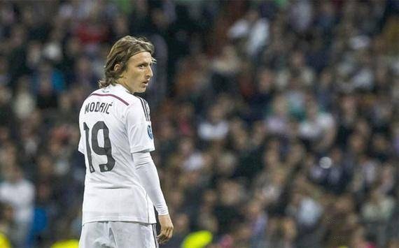 2016 赛季：芝加哥小熊队队长安东尼·瑞佐获得克莱门特奖，表彰其慈善贡献